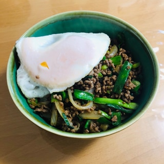 男性にも簡単♪ひき肉スタミナ丼☆